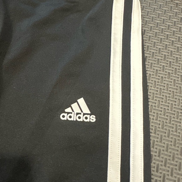 2/20$ NWT Adidas Girls Black Leggings with White Stripes size 14 - Picture 3 of 7